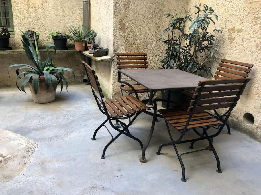Ulysse, Appartement Spacieux Au Centre Historique D'Uzes En Rez-De-Chaussee Avec Exterieur, Proche Parking Des Marroniers Dış mekan fotoğraf